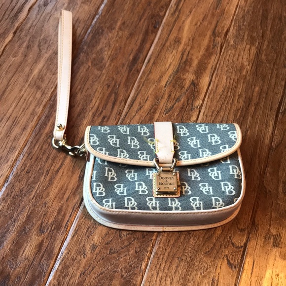Dooney & Bourke Handbags - Authentic small Dooney & Bourke wristlet